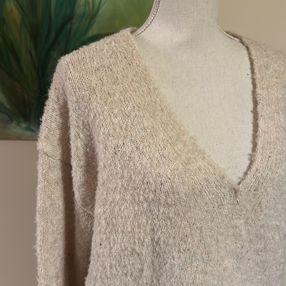 🎉Host Pick🎉 ASTR The Label Sweater - Picture 2 of 8